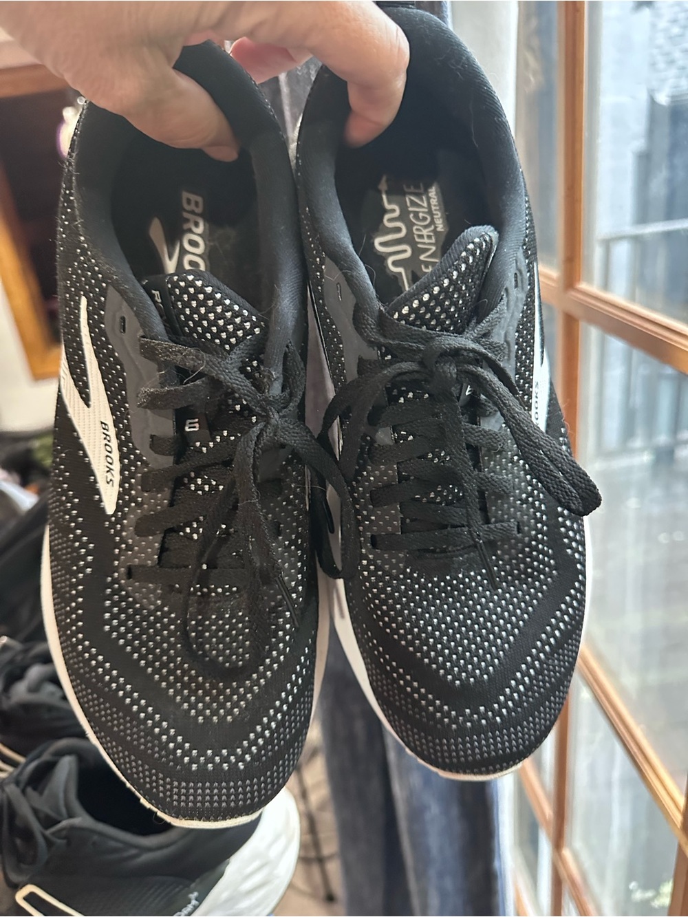 Brooks Revel 6 sneakers size 10.5